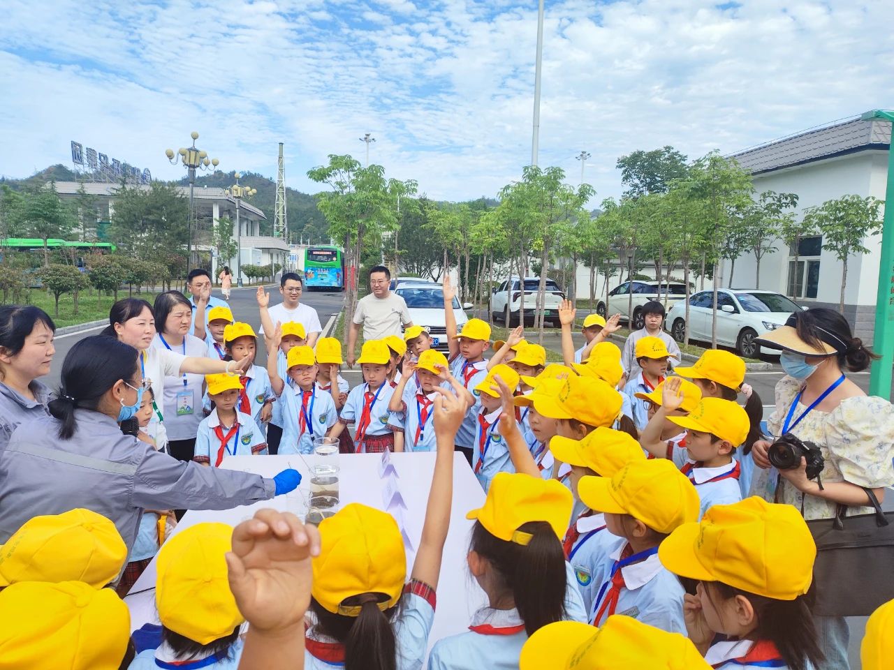 社会责任｜50余名师生走进水情形公司商南县污水处理厂探索污水治理“绿色密码”
